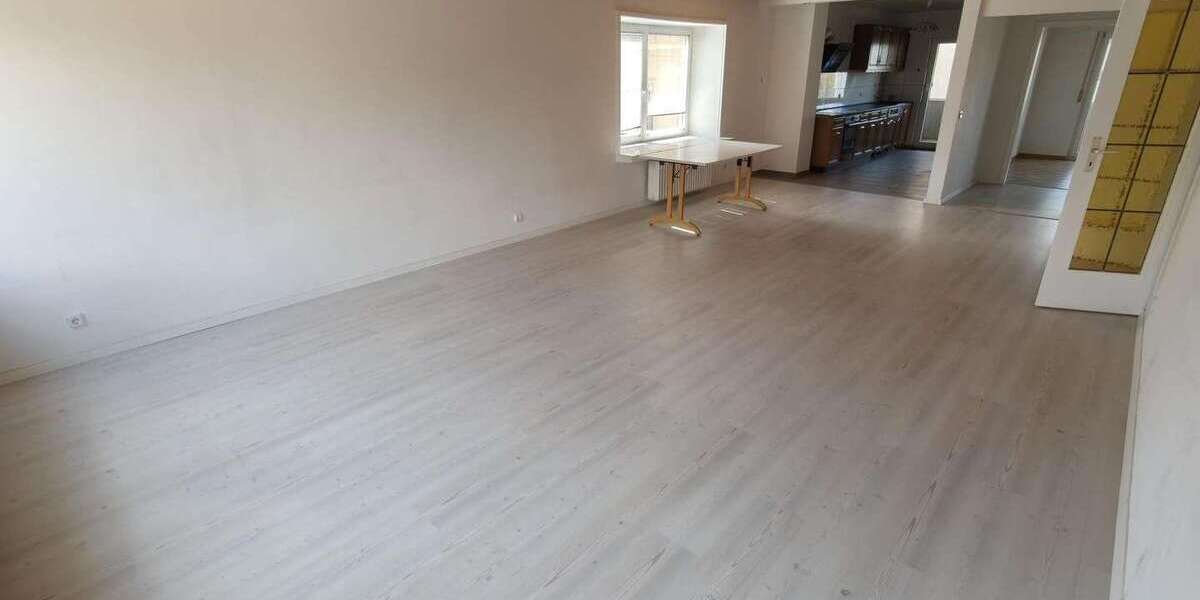 Etagenwohnung Sindelfingen Sindelfingen (Stadt) - 4 Zimmer, 121 m&sup2;, 1.330&euro; | Angebot:26100172