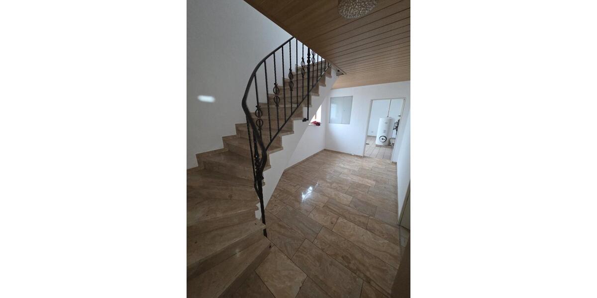 Doppelhaushälfte Gammertingen - 4 Zimmer, 180 m&sup2;, 1.300&euro; | Angebot:26043136