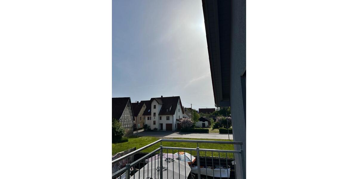 Dachgeschoßwohnung Rottenburg am Neckar - 4 Zimmer, 100 m&sup2;, 1.200&euro; | Angebot:26626032