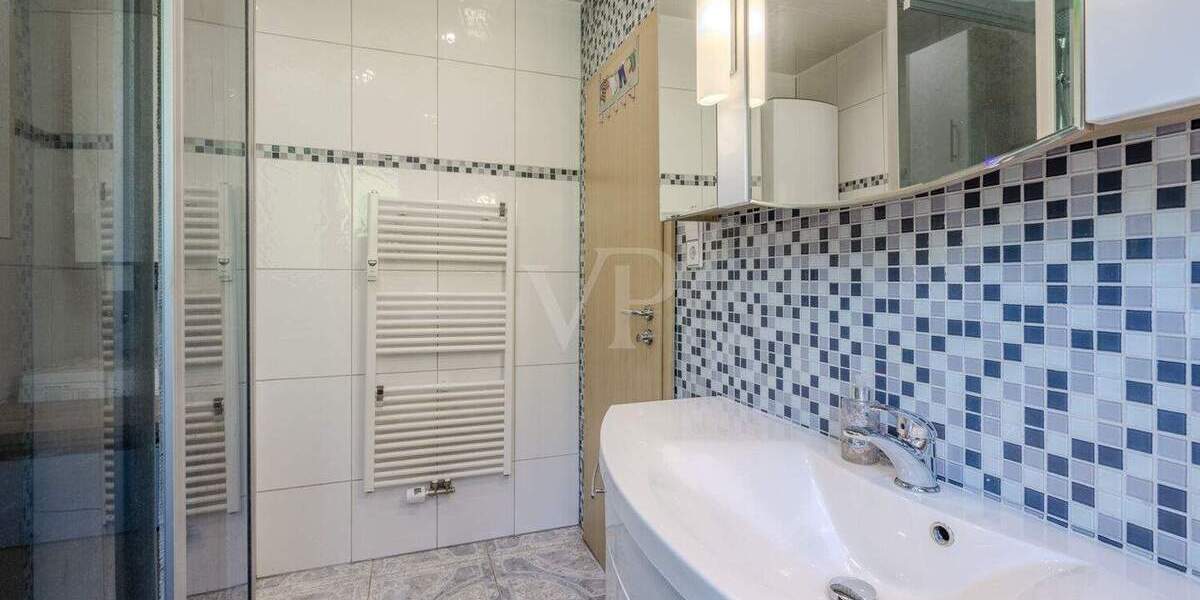 Etagenwohnung Esslingen am Neckar Stadtmitte - 4 Zimmer, 107 m&sup2;, 355.000&euro; | Angebot:25688088