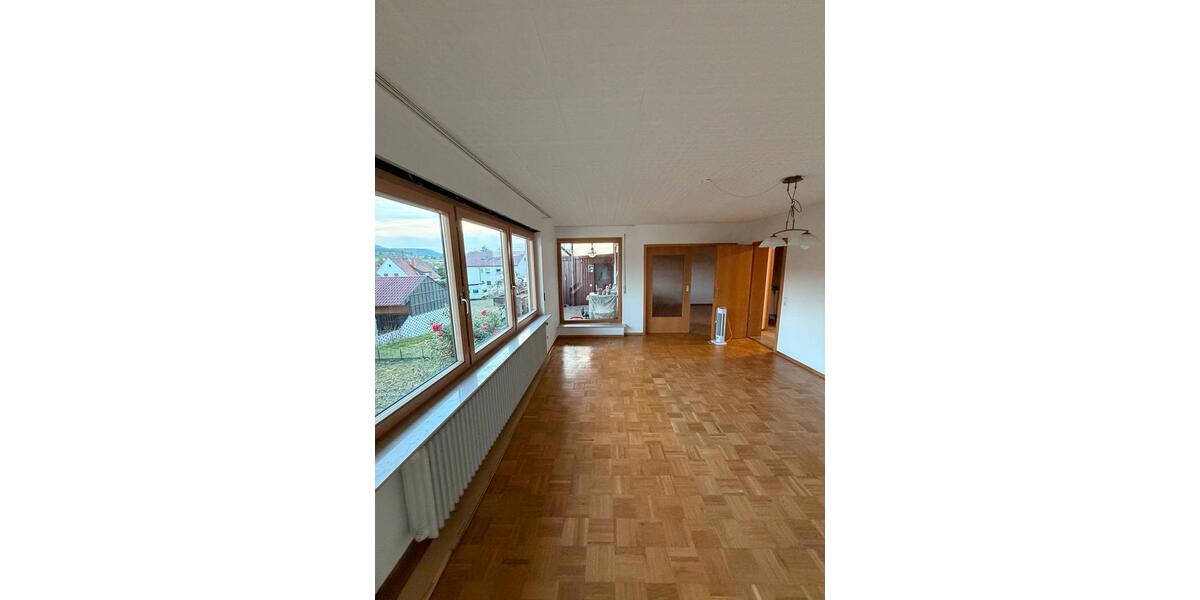 Einfamilienhaus Dettingen an der Erms - 4 Zimmer, 114 m&sup2;, 1.500&euro; | Angebot:27620230