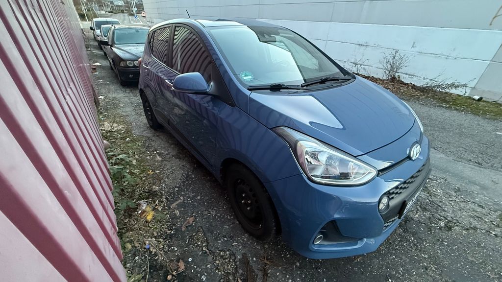 Hyundai i10 61.000 km 9.699 &euro; Sindelfingen 71065