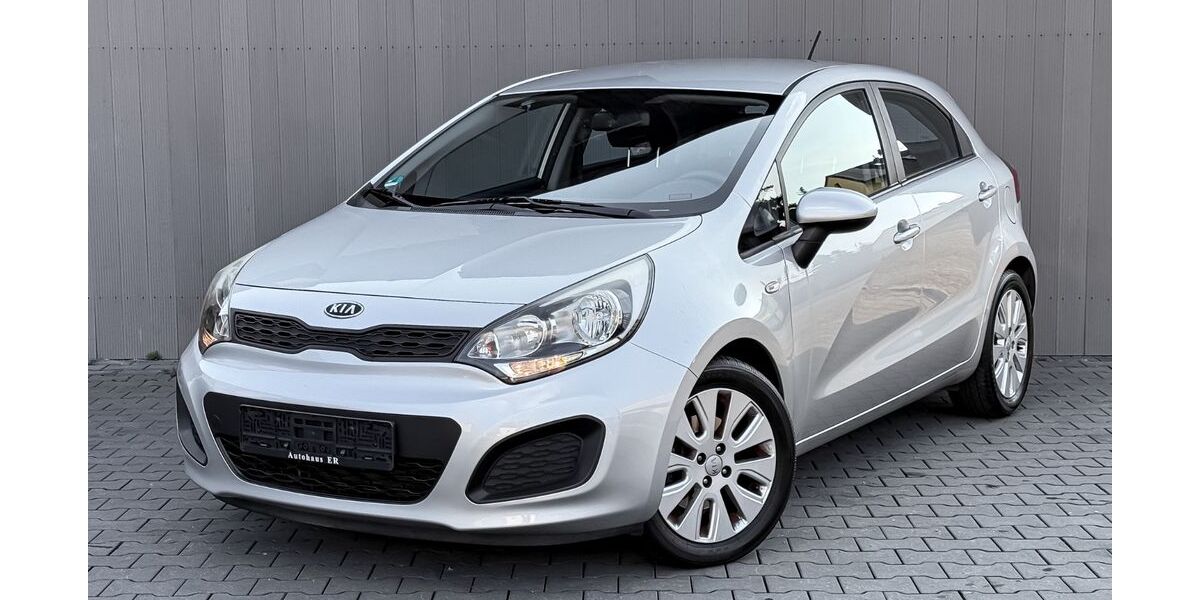 Kia Rio 65.000 km 5.880 &euro; Reutlingen 72770