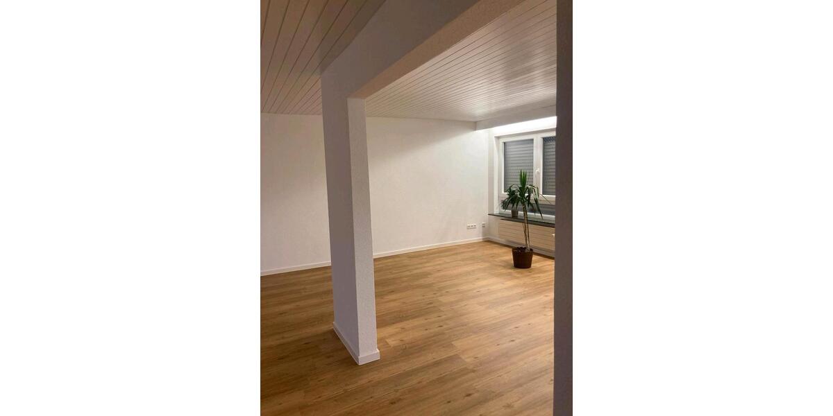 Etagenwohnung Herrenberg - 2.5 Zimmer, 75 m&sup2;, 1.100&euro; | Angebot:25639869