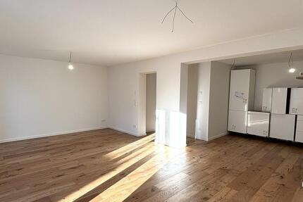 Wohnung Sindelfingen - 2 Zimmer, 73 m&sup2;, 1.135&euro; | Angebot:24400065