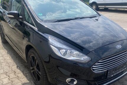Ford S-Max 97.000 km 13.900 &euro; Ofterdingen 72131