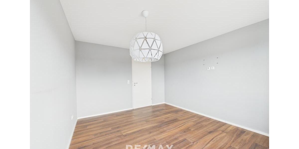 Etagenwohnung Sindelfingen Eichholz - 3 Zimmer, 86 m&sup2;, 1.300&euro; | Angebot:25812803