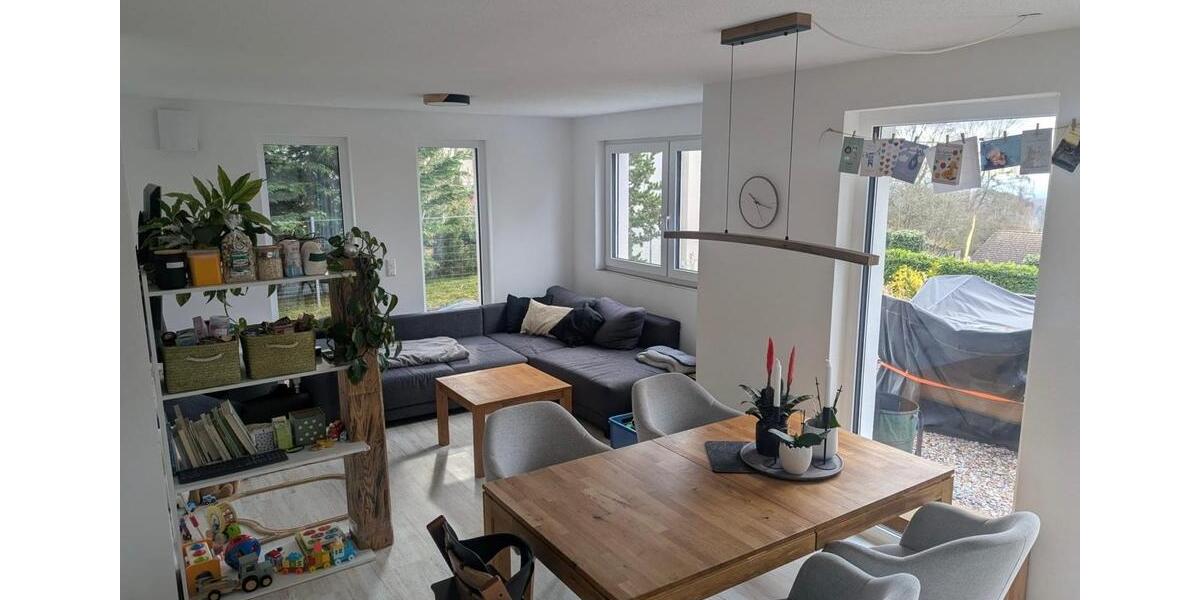 Erdgeschoßwohnung Bad Urach - 3 Zimmer, 74 m&sup2;, 1.000&euro; | Angebot:25926127