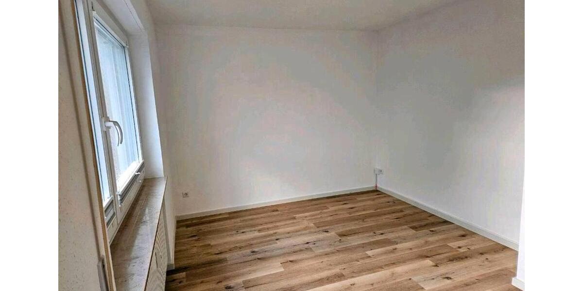 Erdgeschoßwohnung Herrenberg - 3.5 Zimmer, 90 m&sup2;, 1.400&euro; | Angebot:26041986