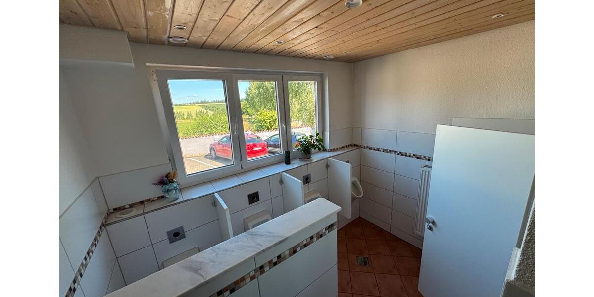 Gewerbeobjekt Herrenberg - 2.500&euro; | Angebot:25211103