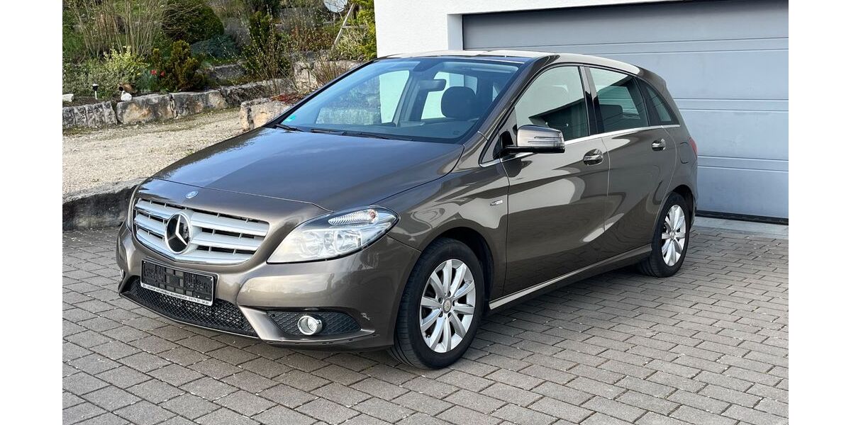 Mercedes-Benz B 180 63.000 km 10.200 &euro; Leinfelden 70771