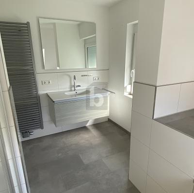 RUHIG WOHNEN MIT VIEL PLATZ UND GARTEN - Einfamilienhaus Ofterdingen | Angebot:27705560