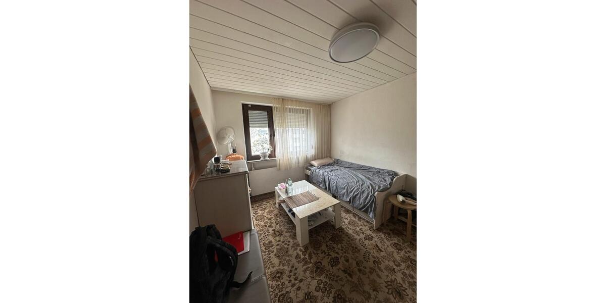Etagenwohnung Metzingen - 2 Zimmer, 13 m&sup2;, 300&euro; | Angebot:26039066