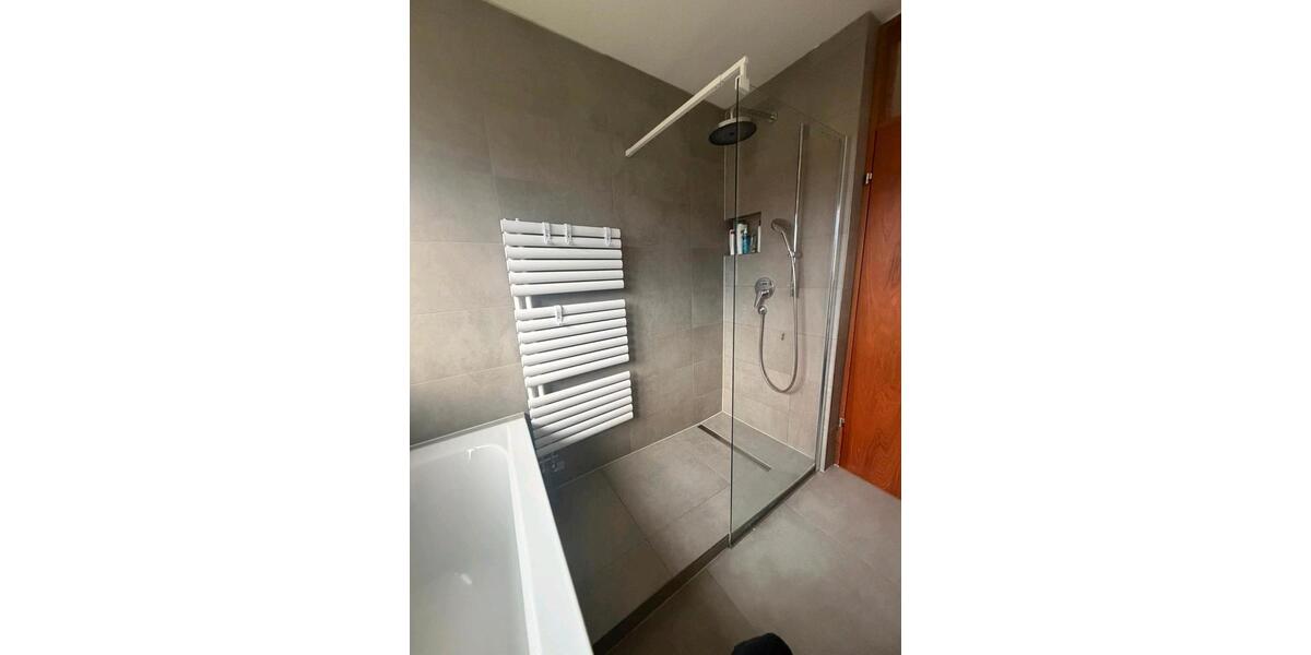 Einfamilienhaus Pfullingen - 8 Zimmer, 250 m&sup2;, 2.000&euro; | Angebot:25944485