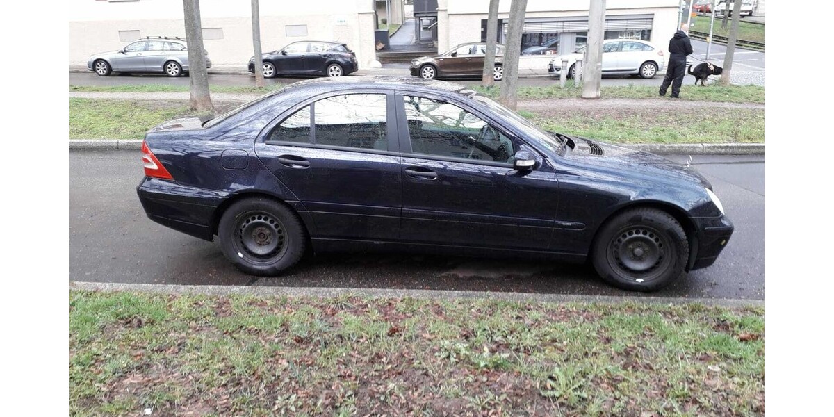Mercedes-Benz C-Klasse 155.581 km 3.700 &euro; Böblingen 71032