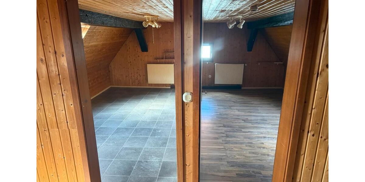 Dachgeschoßwohnung Schlaitdorf - 4 Zimmer, 63 m&sup2;, 750&euro; | Angebot:27547264
