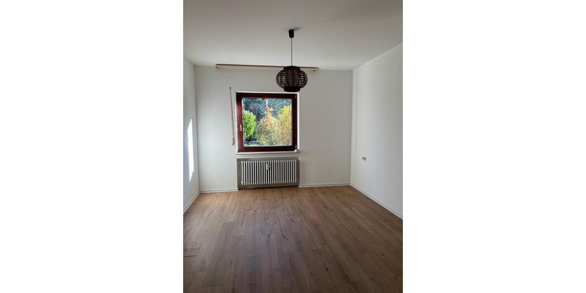 Einfamilienhaus Bad Urach - 8 Zimmer, 187 m&sup2;, 529.000&euro; | Angebot:27545339