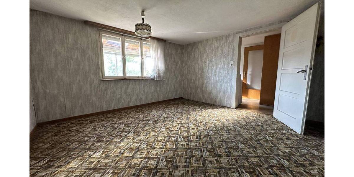 Einfamilienhaus Hirrlingen - 3 Zimmer, 110 m&sup2;, 120.000&euro; | Angebot:26697980