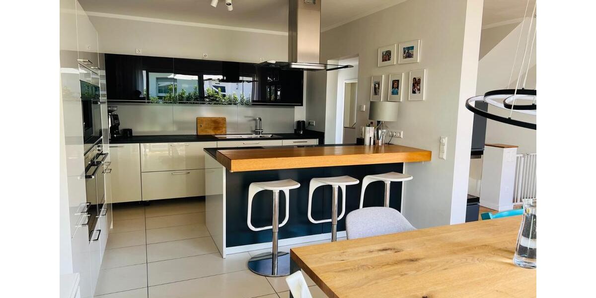 Einfamilienhaus Mössingen - 11 Zimmer, 213 m&sup2;, 1.900&euro; | Angebot:26603226