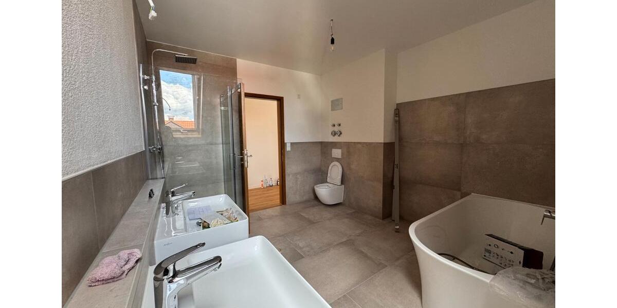 Dachgeschoßwohnung Kirchheim unter Teck - 4 Zimmer, 146 m&sup2;, 1.850&euro; | Angebot:27543065