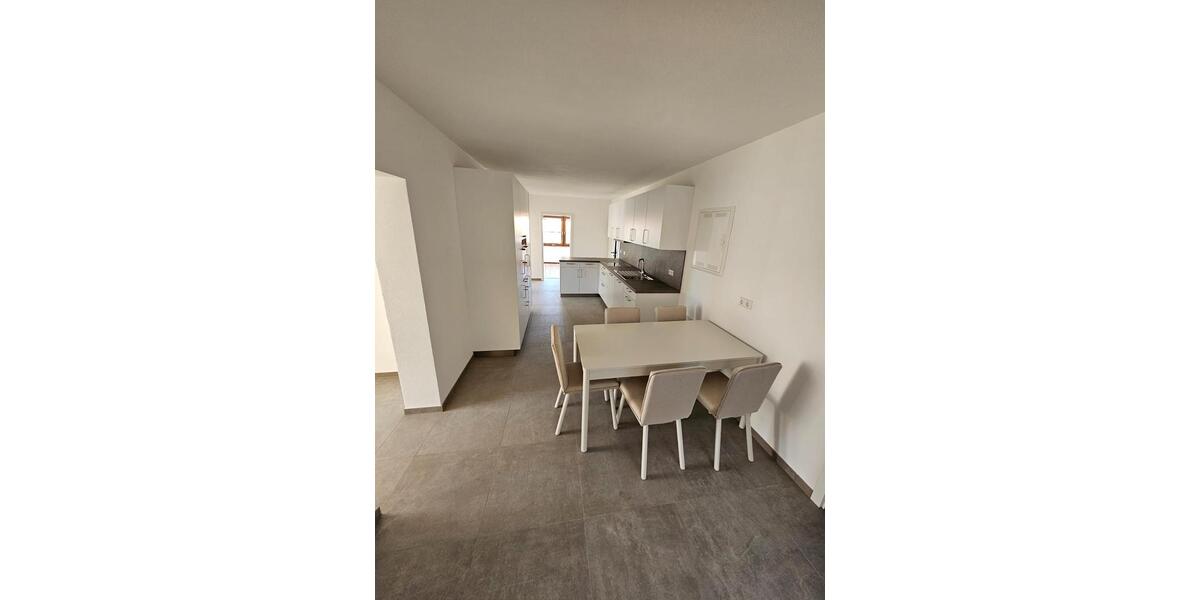 Etagenwohnung Herrenberg - 5 Zimmer, 136 m&sup2;, 530&euro; | Angebot:27600625