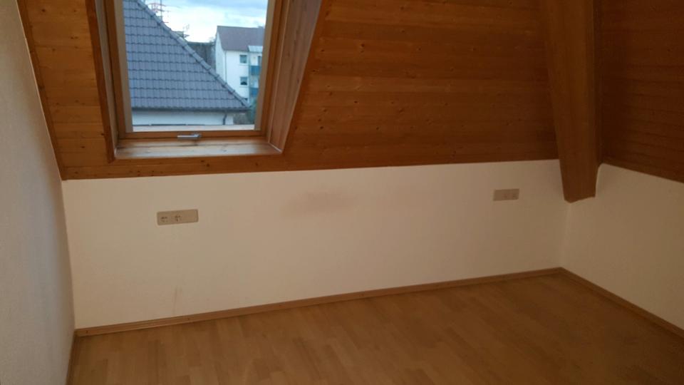 Dachgeschoßwohnung Kirchheim unter Teck - 3 Zimmer, 60 m&sup2;, 720&euro; | Angebot:26047502
