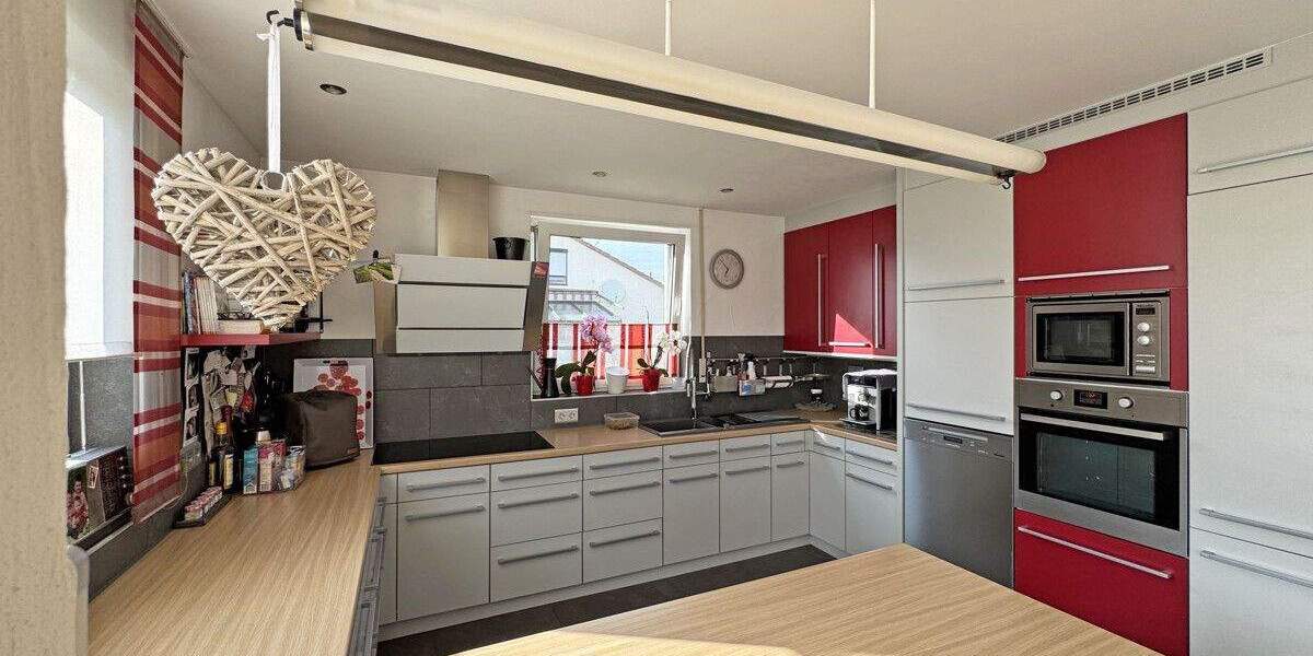 Einfamilienhaus Gomadingen - 9 Zimmer, 253 m&sup2;, 690.000&euro; | Angebot:25708148