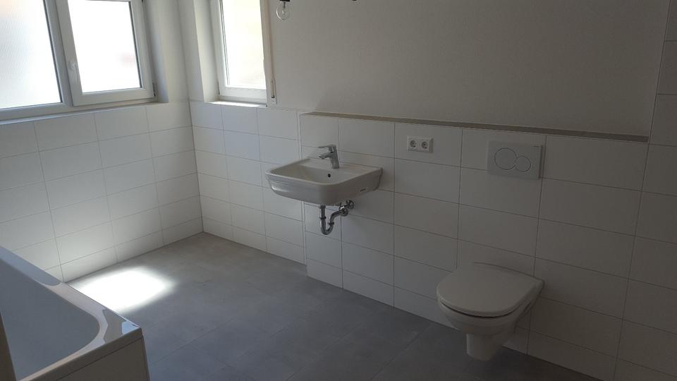 Erdgeschoßwohnung Eningen unter Achalm - 3.5 Zimmer, 107 m&sup2;, 465.000&euro; | Angebot:23428977