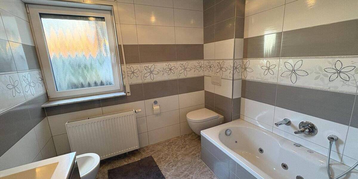 Einfamilienhaus Hechingen - 9 Zimmer, 220 m&sup2;, 650.000&euro; | Angebot:26029373