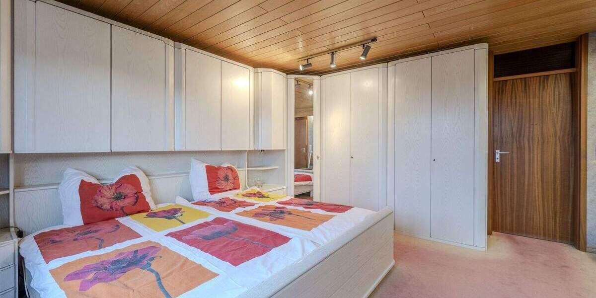 Einfamilienhaus Nürtingen - 7 Zimmer, 282 m&sup2;, 949.000&euro; | Angebot:25671696