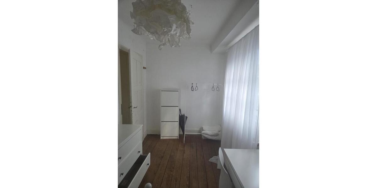 Etagenwohnung Tübingen - 5 Zimmer, 18 m&sup2;, 450&euro; | Angebot:26569618