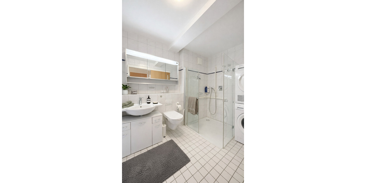 Etagenwohnung Sindelfingen Mitte - 2 Zimmer, 87 m&sup2;, 1.300&euro; | Angebot:25667919