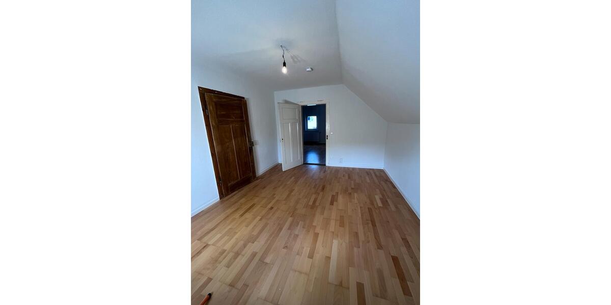 Dachgeschoßwohnung Rangendingen - 3 Zimmer, 79 m&sup2;, 890&euro; | Angebot:25982361