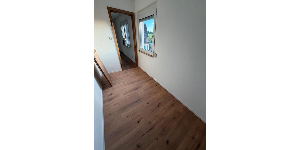 Etagenwohnung Denkendorf - 5 Zimmer, 120 m&sup2;, 1.500&euro; | Angebot:27553329