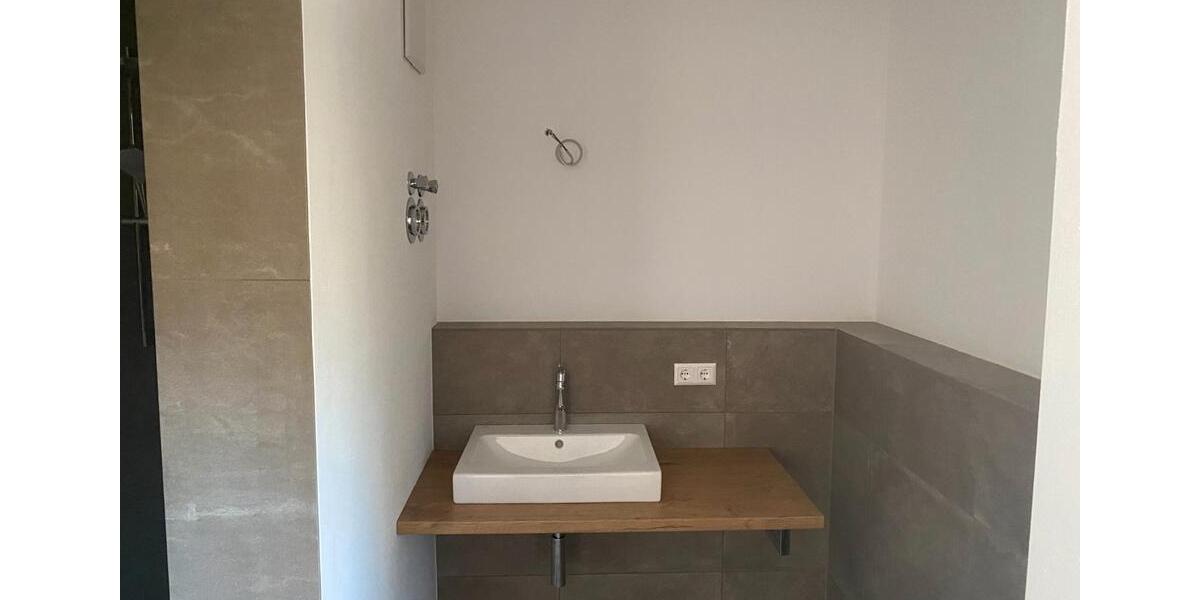 Erdgeschoßwohnung Nürtingen - 2.5 Zimmer, 81 m&sup2;, 1.350&euro; | Angebot:25976503