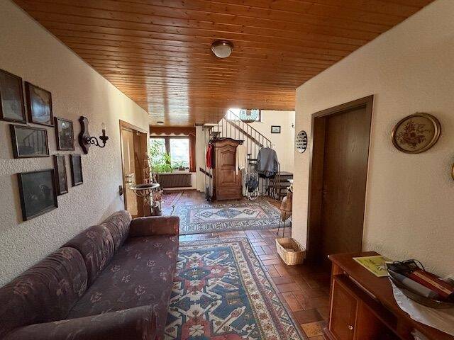 Einfamilienhaus Frickenhausen - 7 Zimmer, 210 m&sup2;, 649.000&euro; | Angebot:25696025