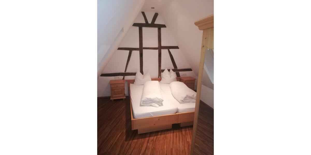 Dachgeschoßwohnung Weilheim an der Teck - 1.5 Zimmer, 45 m&sup2;, 750&euro; | Angebot:25181066