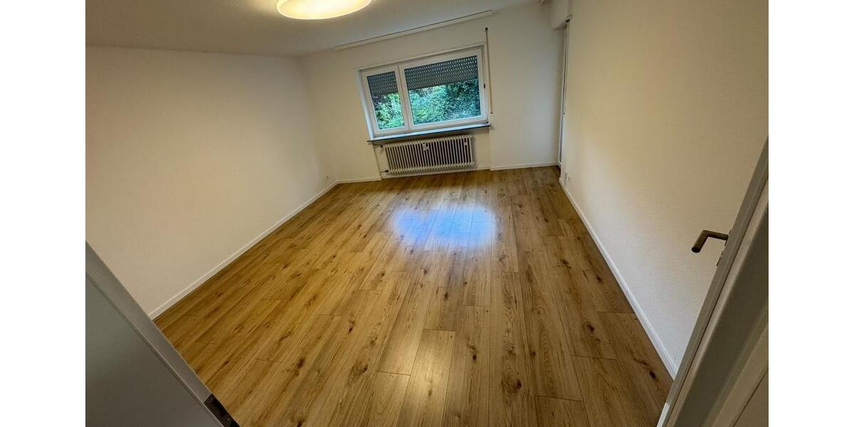 Erdgeschoßwohnung Ehningen - 4.5 Zimmer, 92 m&sup2;, 1.250&euro; | Angebot:27619211