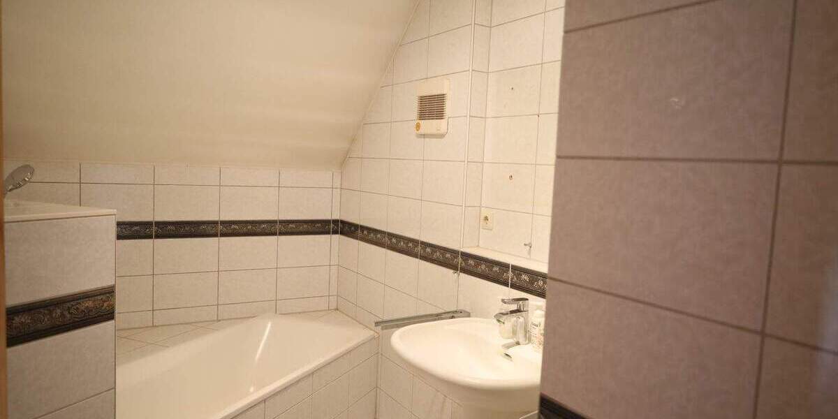 Etagenwohnung Hechingen - 4 Zimmer, 96 m&sup2;, 239.000&euro; | Angebot:25684933