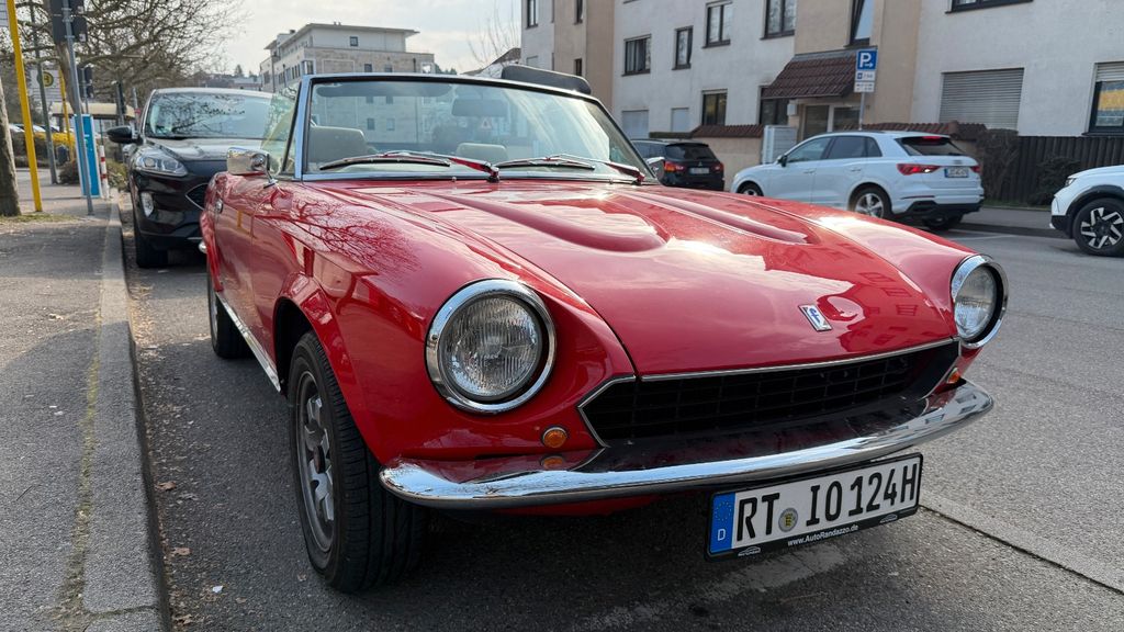 Fiat 124 Spider 151.000 km 9.500 &euro; Reutlingen 72764