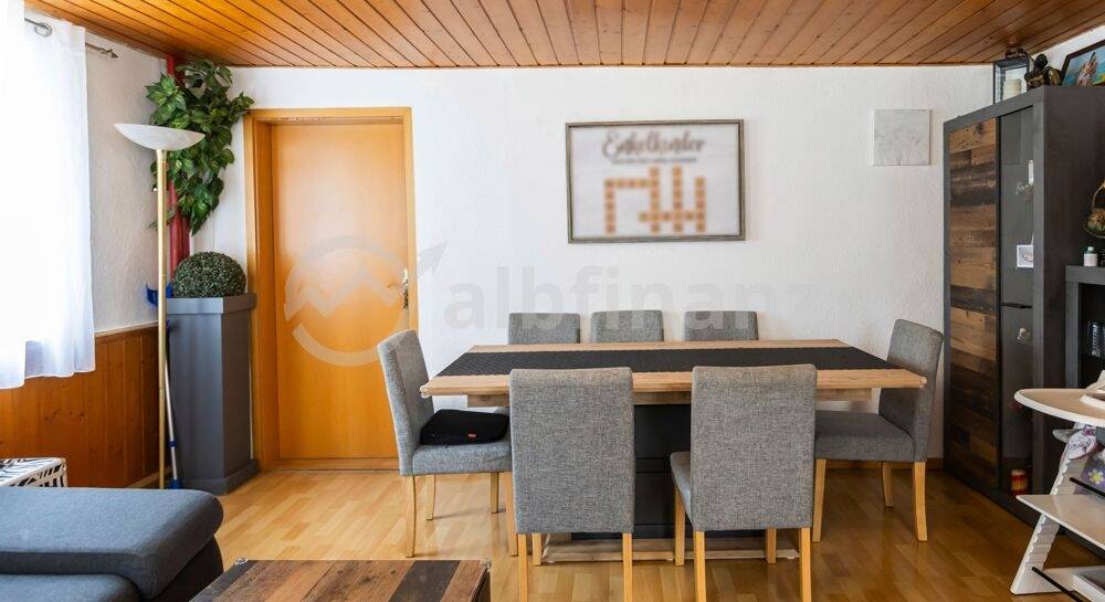 Mehrfamilienhaus, Wohnhaus Münsingen / Buttenhausen Buttenhausen - 8 Zimmer, 296 m&sup2;, 298.000&euro; | Angebot:25743276