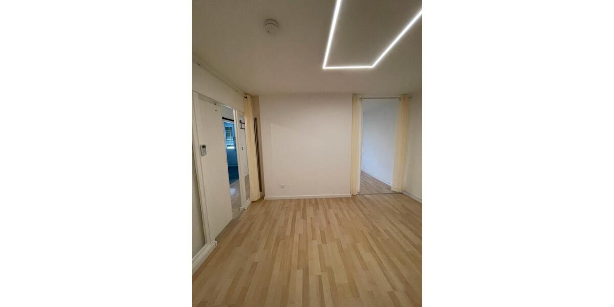 Erdgeschoßwohnung Bad Urach - 2 Zimmer, 75 m&sup2;, 980&euro; | Angebot:27601270