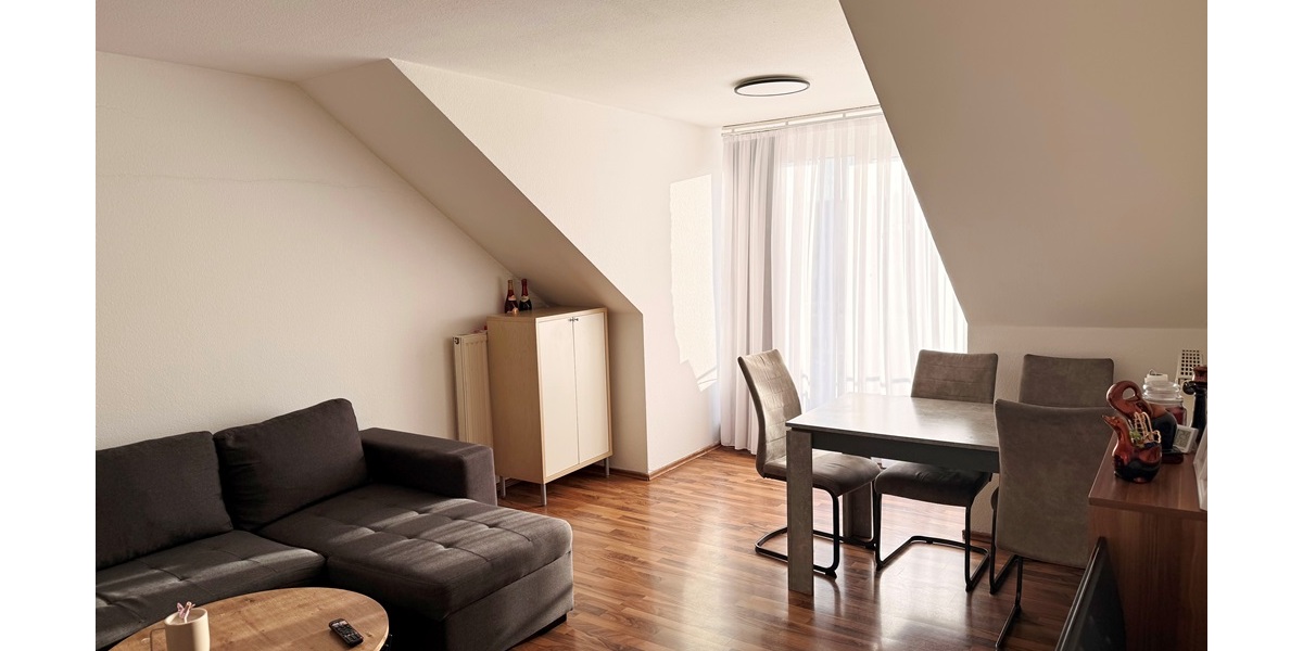 Gut geschnittene 3-Zi.-ETW in Böblingen - Toplage, ruhig und zentrumsnah gelegen - Dachgeschoßwohnung Böblingen Böblingen | Angebot:25852837