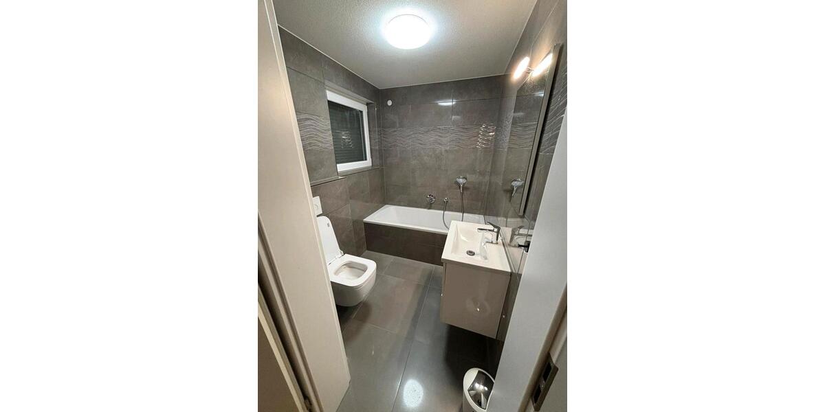 Doppelhaushälfte Reutlingen Reutlingen (Kernstadt) - 5 Zimmer, 160 m&sup2;, 2.200&euro; | Angebot:25976653