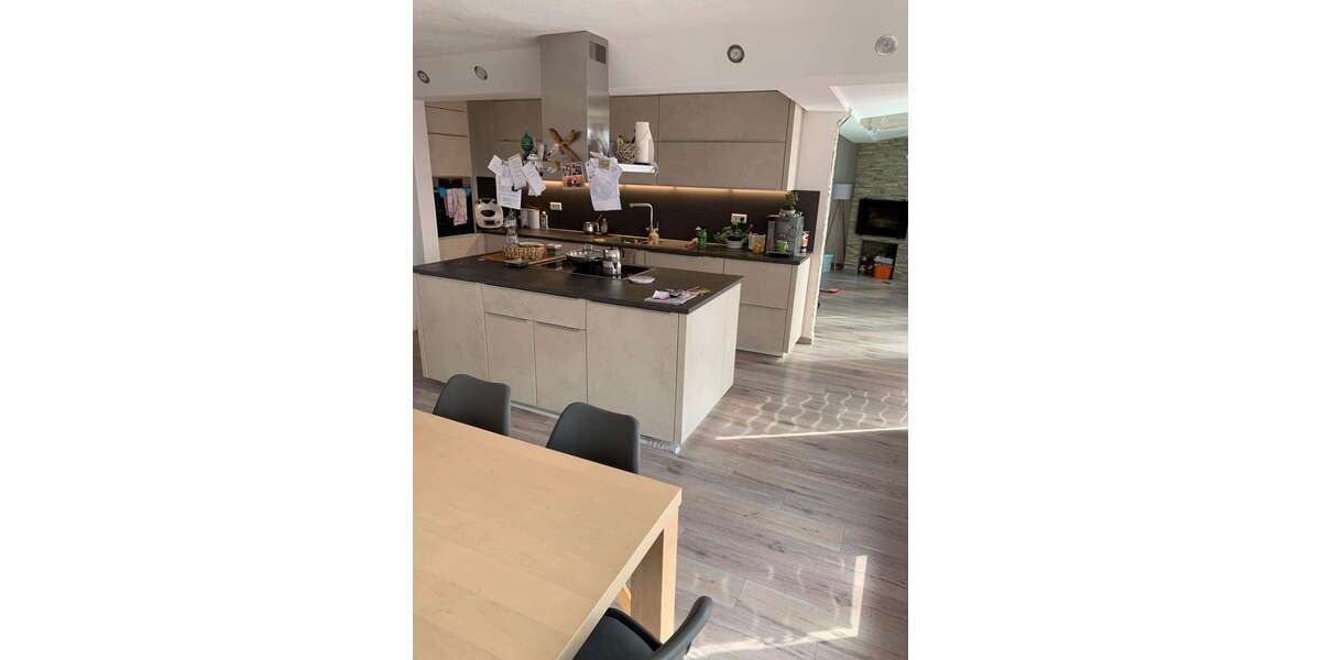 Einfamilienhaus Gäufelden - 8 Zimmer, 195 m&sup2;, 1.900&euro; | Angebot:24217369