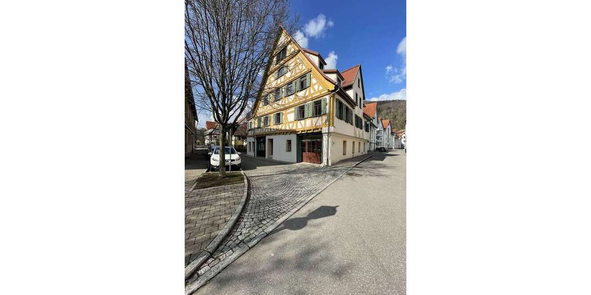 Etagenwohnung Bad Urach - 3 Zimmer, 95 m&sup2;, 329.000&euro; | Angebot:21834969
