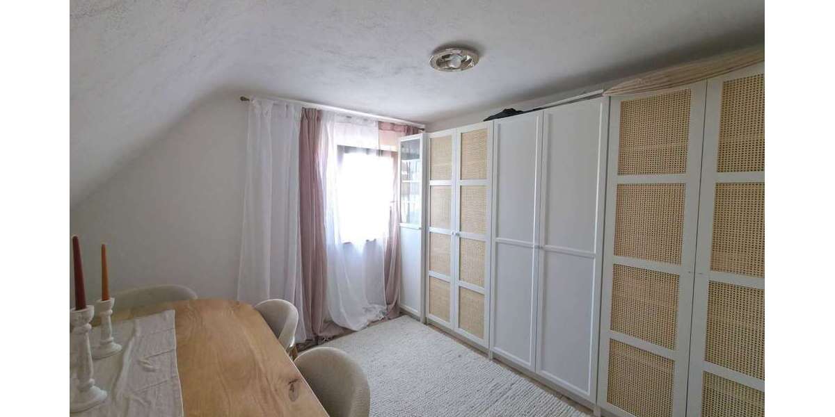 3 Zi. Dachgeschosswohnung mit zusätzlich ca. 30m² Bühnengrundfl. Galerie- od. Maisonette-Potenzial - Dachgeschoßwohnung Weilheim an der Teck | Angebot:27532418
