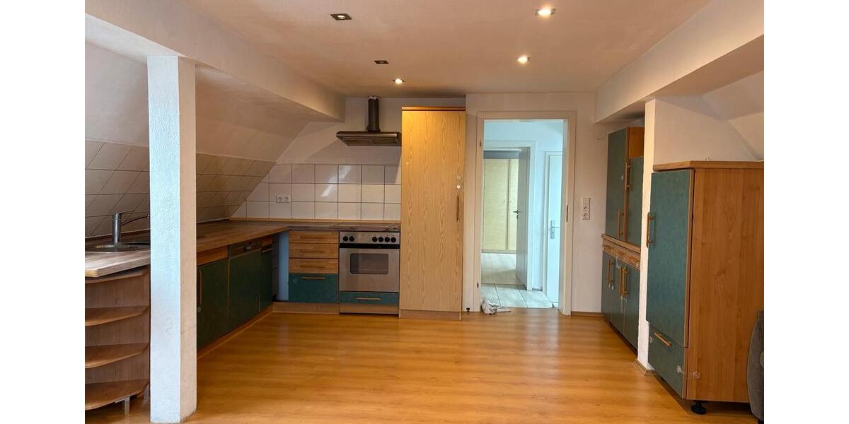 Dachgeschoßwohnung Hechingen - 3 Zimmer, 80 m&sup2;, 750&euro; | Angebot:25838295