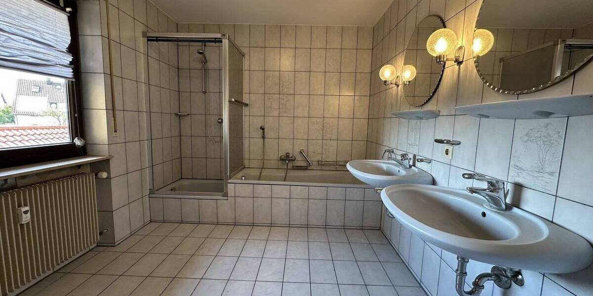 Einfamilienhaus Hirrlingen - 7 Zimmer, 220 m&sup2;, 379.000&euro; | Angebot:26698398