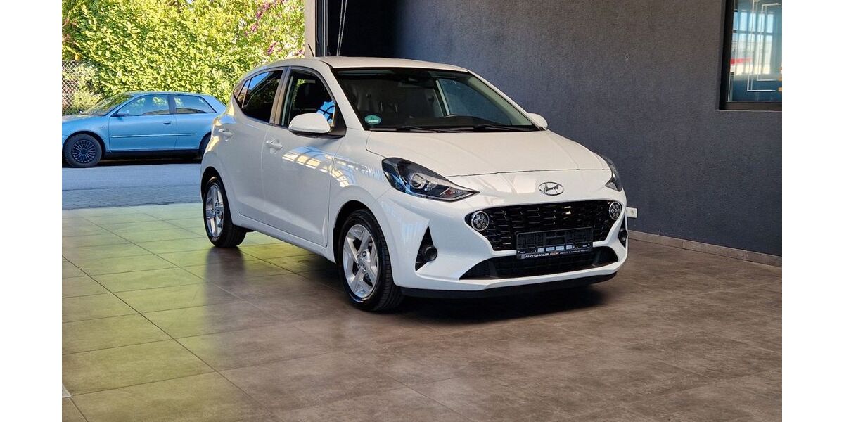 Hyundai i10 27.000 km 10.999 &euro; Gäufelden 71126